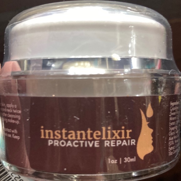 INSTANTELIXIR PROACTIVE REPAIR FACE & NECK CREAM sealed - Picture 2 of 2